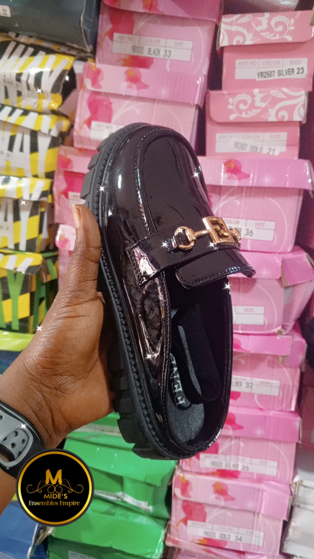 Half cover Fendi kid shoe - Image 2