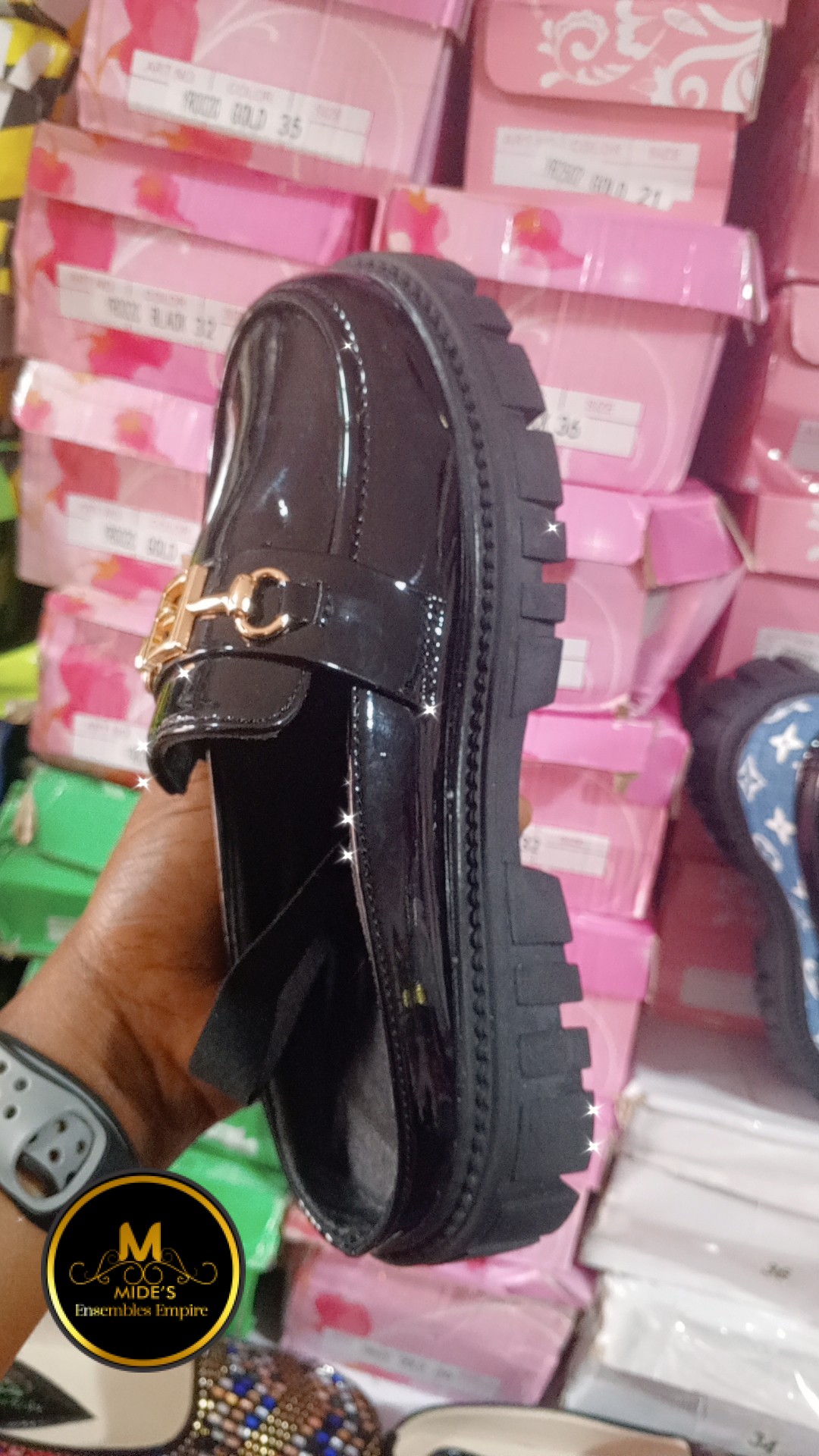 Half cover Fendi kid shoe - Image 4